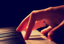 包含里程碑夜法兰克福内部沟通，亚冠转会期刷纪录，管理层满意，赛程密集仍需轮换的词条